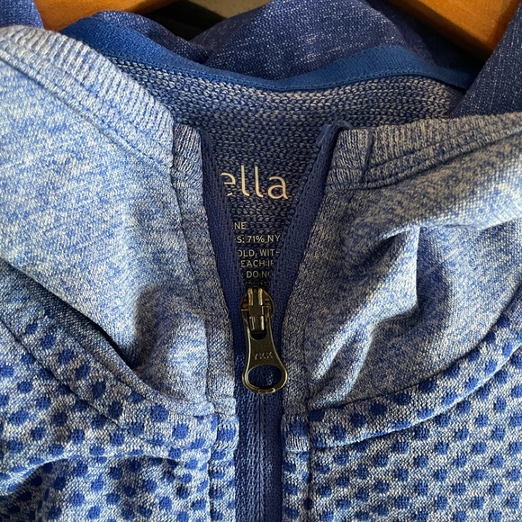 Zella Zip-Up Light Weight Jacket - Picture 2 of 4